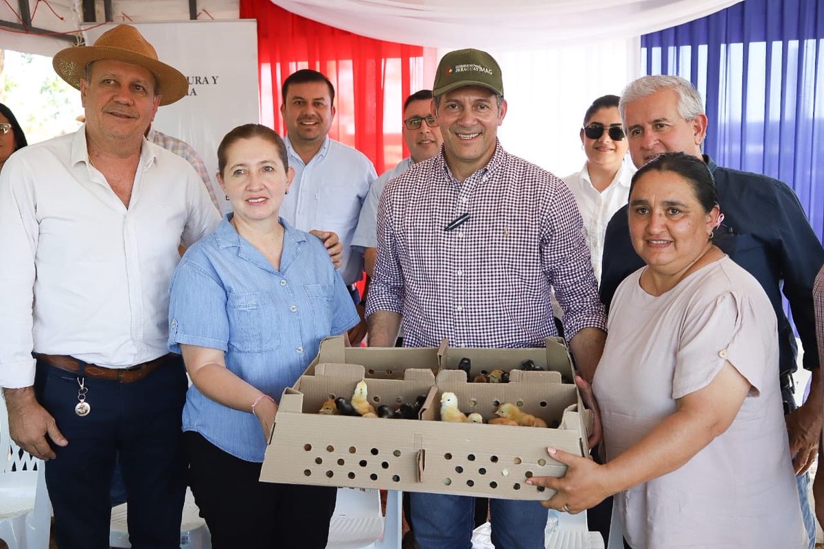 Fortalecemos la producción familiar en Itacurubí del Rosario, San Pedro con entrega de insumos avícolas y agrícolas.
Apoyo al pequeño productor para crecer y desarrollarse.
#EstamosConElCampo 🇵🇾
