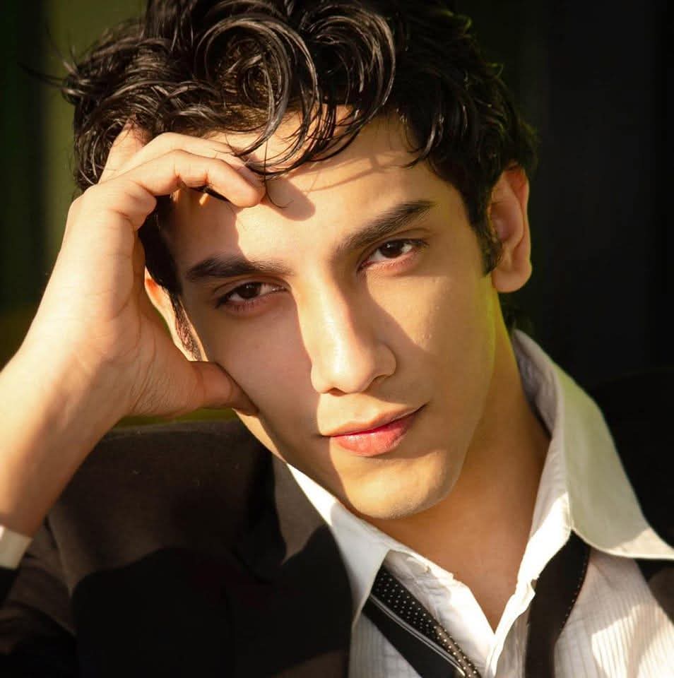 CineBuff2003's tweet image. #NaomikaSaran &amp;amp; #VedangRaina to pair up for the first time for " MADDOCK ROMANTIC UNIVERSE " 's first film ? 
.
.
#MaddockRomanticUniverse