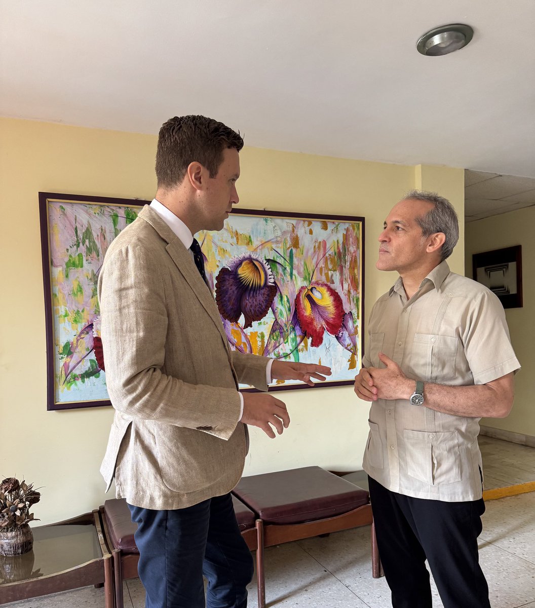 UKinCuba's tweet photo. El Embajador James Hooley, OBE se encontró con el Ministro del CITMA, Dr.Armando Rodríguez Batista, para explorar formas de cooperación en áreas de interés común relacionadas con la protección del medio ambiente y el fortalecimiento de la resiliencia frente al cambio climático. https://t.co/KlegLknlzt