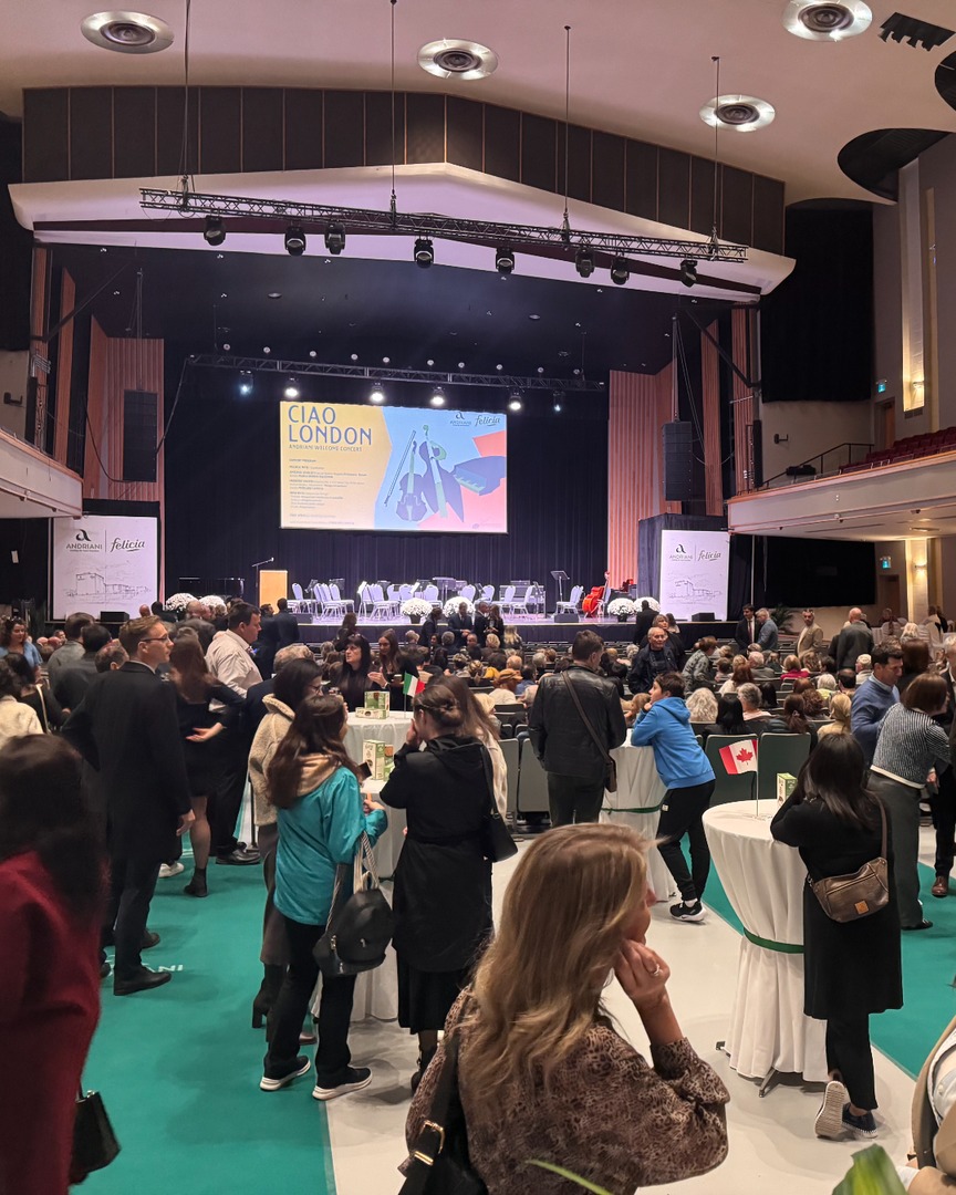 🌟LEADS Manager Jim joined hundreds of Londoners at the official launch of Andriani — a wonderful evening filled with celebration, featuring a live performance by the 27-piece Italian Oles Symphony Orchestra and tastings of Felicia’s healthy, gluten-free, and plant-based foods!