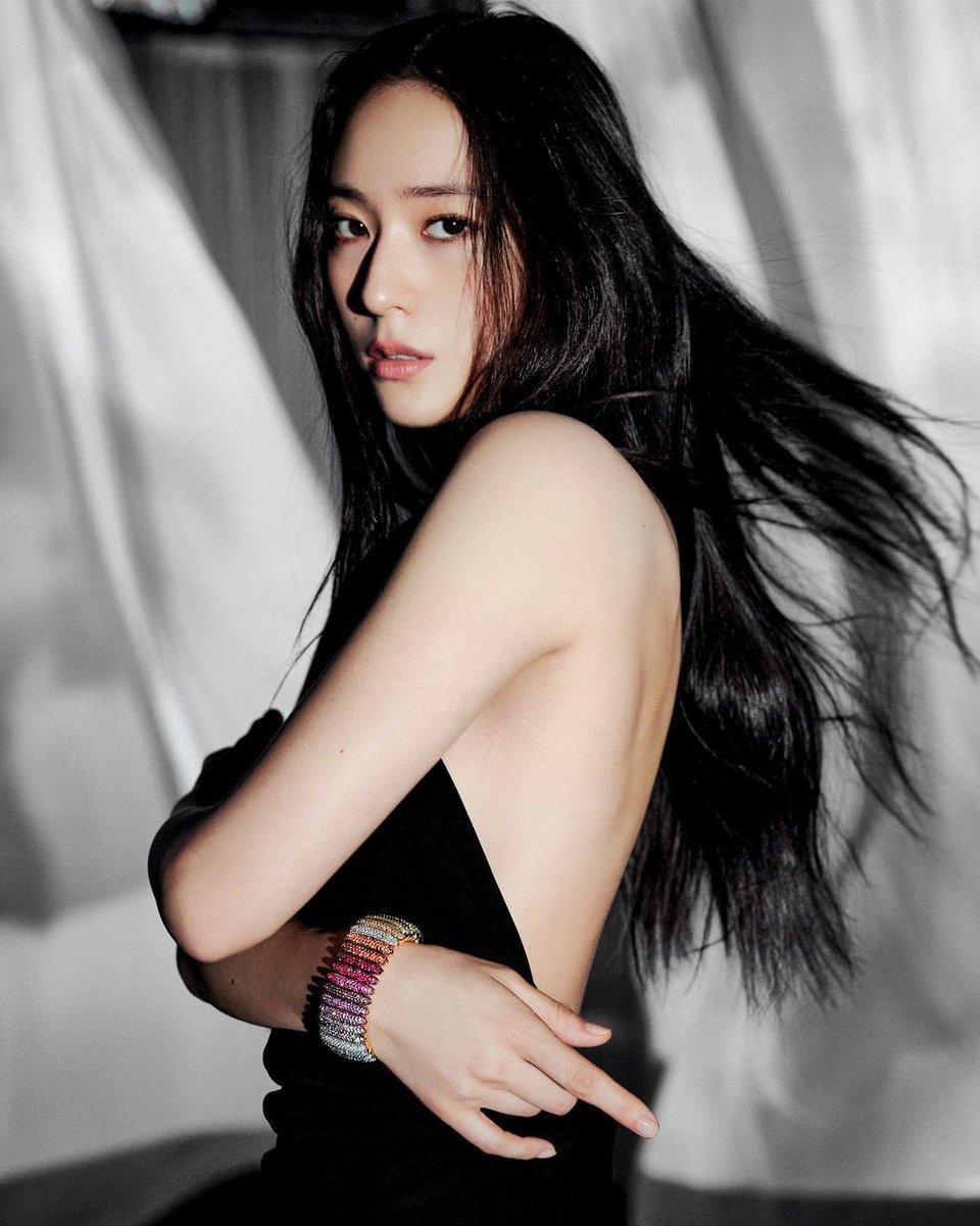 Happy 31st birthday to the talented Krystal of f(x).