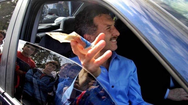 Toma y deja de llorar