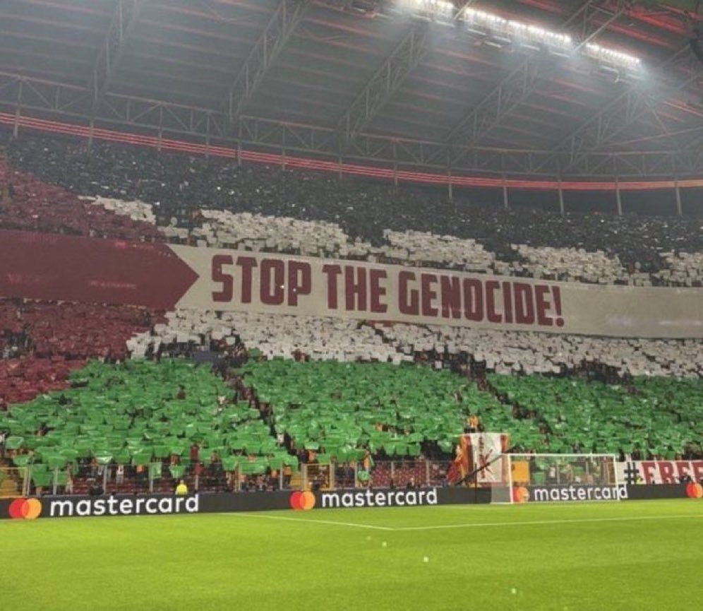 Var olasın #UltrAslan
Tebrikler GALATASARAY
Uluslararası maçta her babayiğidin göze alamayacağı bir davranıştır bu!