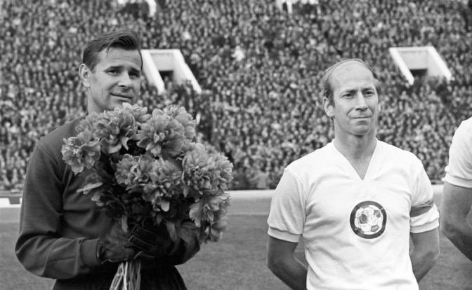 Russia's tweet photo. 🖤 #OTD in 1929, Lev #Yashin was born – the legendary Soviet goalkeeper, greatest in history, widely known as The Black Spider aka the Black Panther
⚽ The only GK ever to win the Ballon d’Or & a hero who saved over 150 penalties https://t.co/52NbcrdnM5
