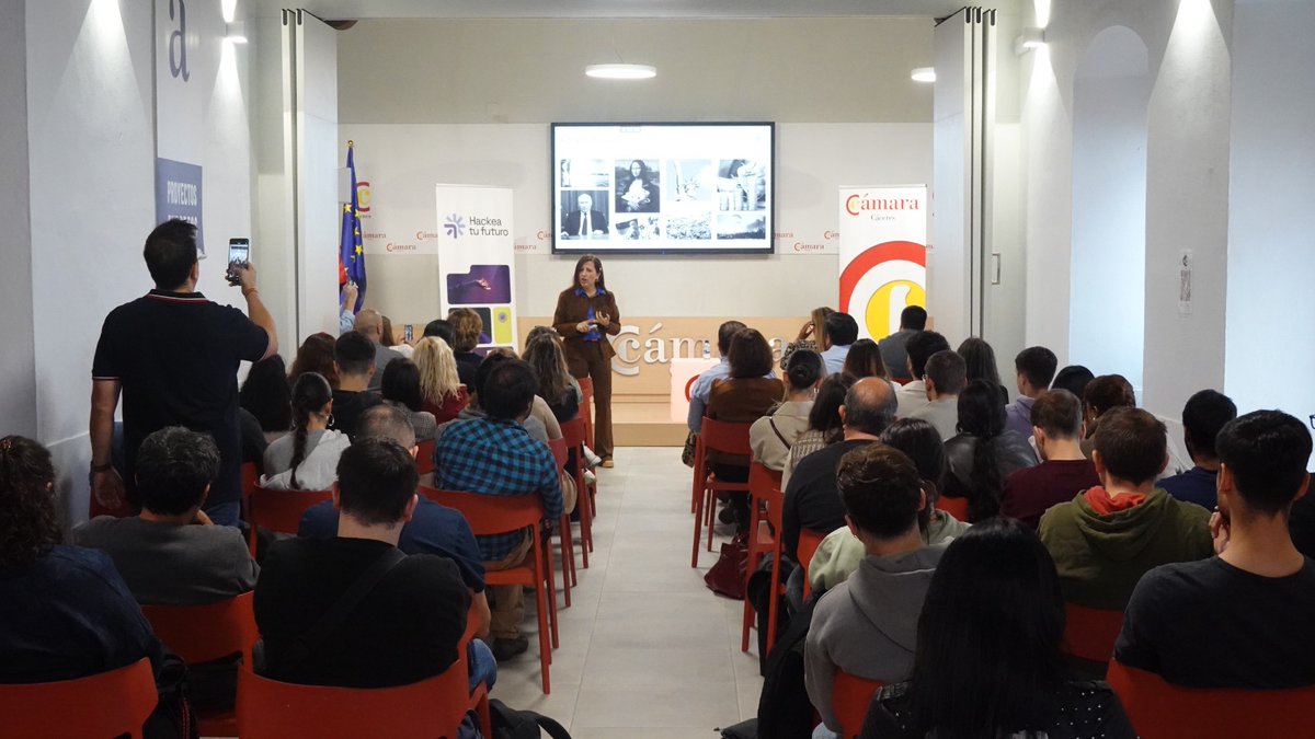 camaradecaceres's tweet image. 📸 Impulsamos el talento digital con la formación de más de 250 empresas y ciudadanos de la provincia a través del programa Hackea tu Futuro de @econoempleoEXT. ¡Juntos construimos #Extremadura! 🚀

#TalentoDigital