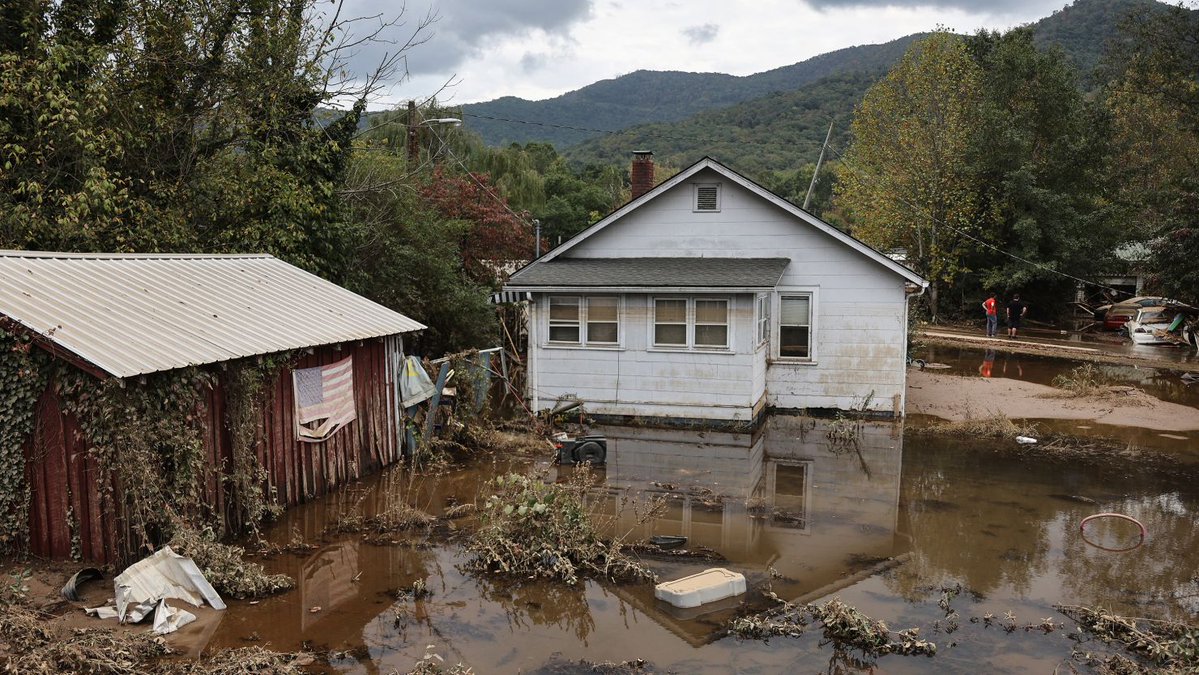 matt_vanswol's tweet image. Give it enough time and every conspiracy theory from the "Right" becomes true...
...DHS just confirmed in a 22-page report that FEMA staff recorded DISASTER VICTIMS’ political beliefs and skipped over their homes because of it
That’s not a rumor, it’s in the official report🧵
