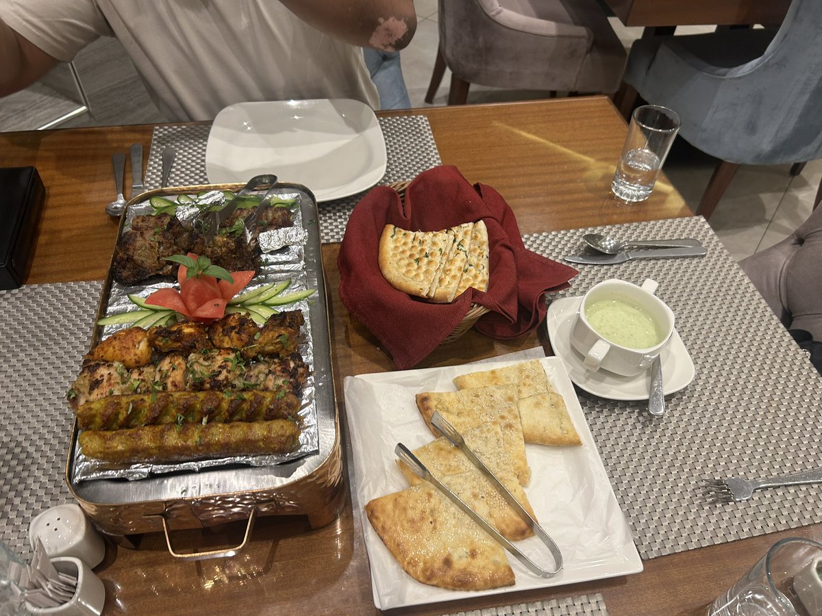 It was a short but intense afternoon with MR Brownman

Ggs to everyone I played with today at bootcamp. Overall, I had very even sets except against <a href="/QasimMeer3/">Qasim Meer</a> , who ran all over me. 🔮

Tomorrow I'll be looking for revenge💪

<a href="/GaiminGladiator/">GG | Gaimin Gladiators ⚔️</a>