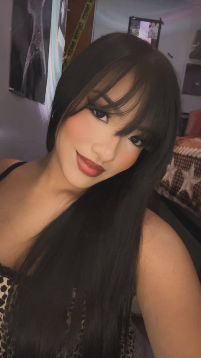 laylaalopezz's tweet photo. no more bangs after thisss 🫩 https://t.co/e7OQH519wG