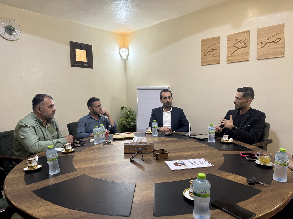 syjunion's tweet photo. في إطار دعم المكتب التنفيذي للاتحاد وضمان سير العمل بكفاءة، عقد عضو المكتب التنفيذي للاتحاد، أمين الشؤون المهنية لقاءً مثمرًا مع مجلس فرع إدلب، جرى خلال اللقاء بحث التحديات وإيجاد الحلول لتطوير العمل وخدمة الأعضاء. واختتم بتكريم الفرع تقديرًا لجهودهم.
#اتحاد_الصحفيين_السوريين https://t.co/Ff6VBu7h5I