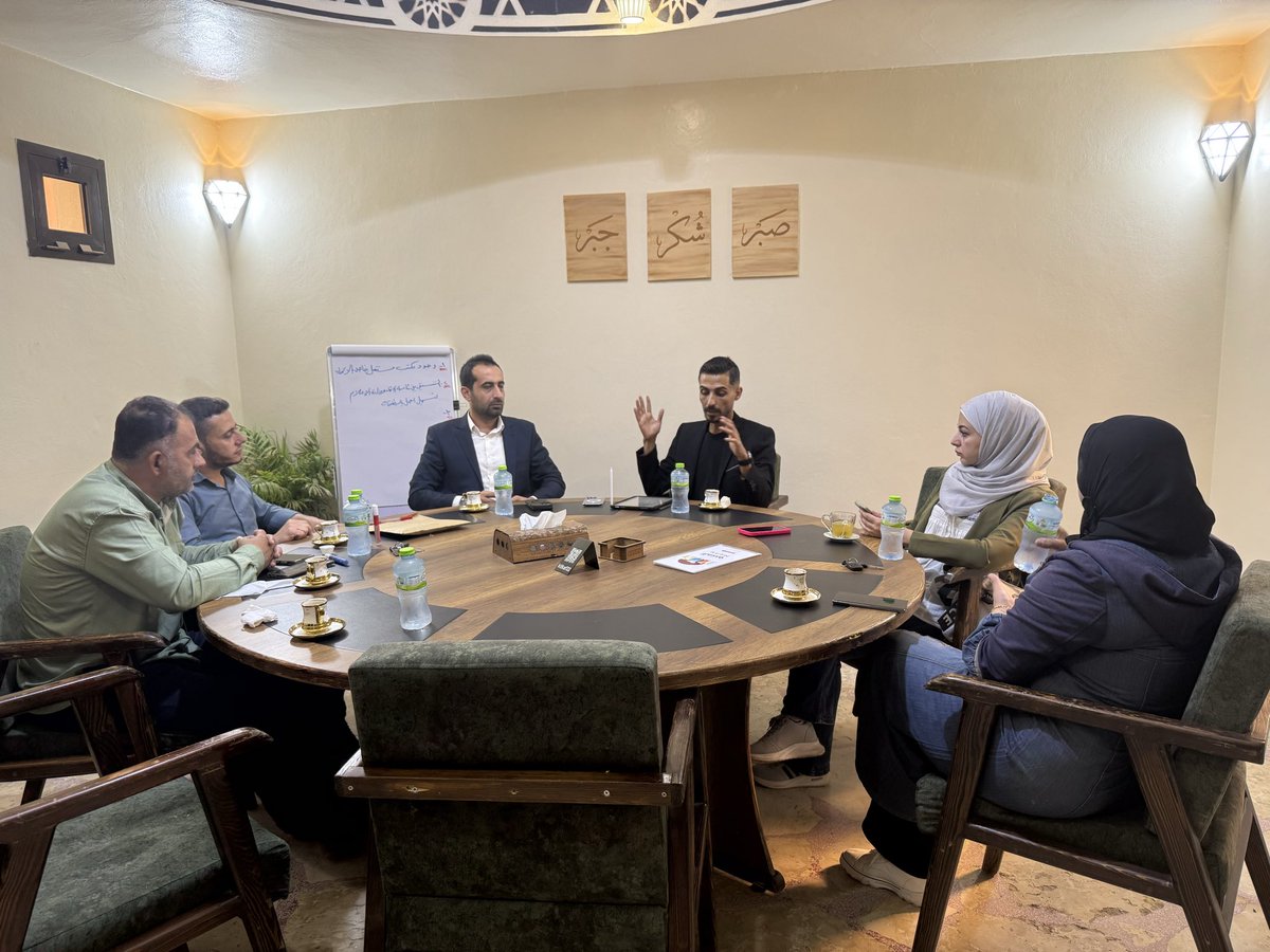 syjunion's tweet photo. في إطار دعم المكتب التنفيذي للاتحاد وضمان سير العمل بكفاءة، عقد عضو المكتب التنفيذي للاتحاد، أمين الشؤون المهنية لقاءً مثمرًا مع مجلس فرع إدلب، جرى خلال اللقاء بحث التحديات وإيجاد الحلول لتطوير العمل وخدمة الأعضاء. واختتم بتكريم الفرع تقديرًا لجهودهم.
#اتحاد_الصحفيين_السوريين https://t.co/Ff6VBu7h5I