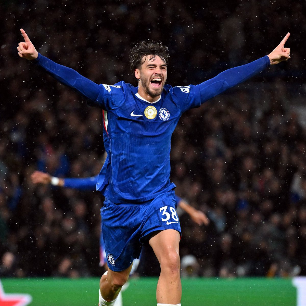 FabrizioRomano's tweet image. 🎞️🇪🇺 Marc Guiu becomes the youngest goalscorer ever in Chelsea history in the Champions League.
Lennart Karl becomes the youngest goalscorer ever in Bayern history in the Champions League.