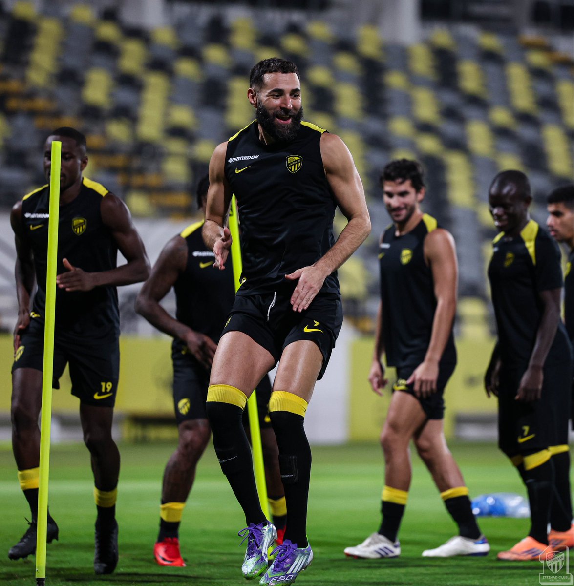 IttiMania's tweet image. القائد يبدو سعيدًا لمواجهة خصمه المفضل 😁☝🏻