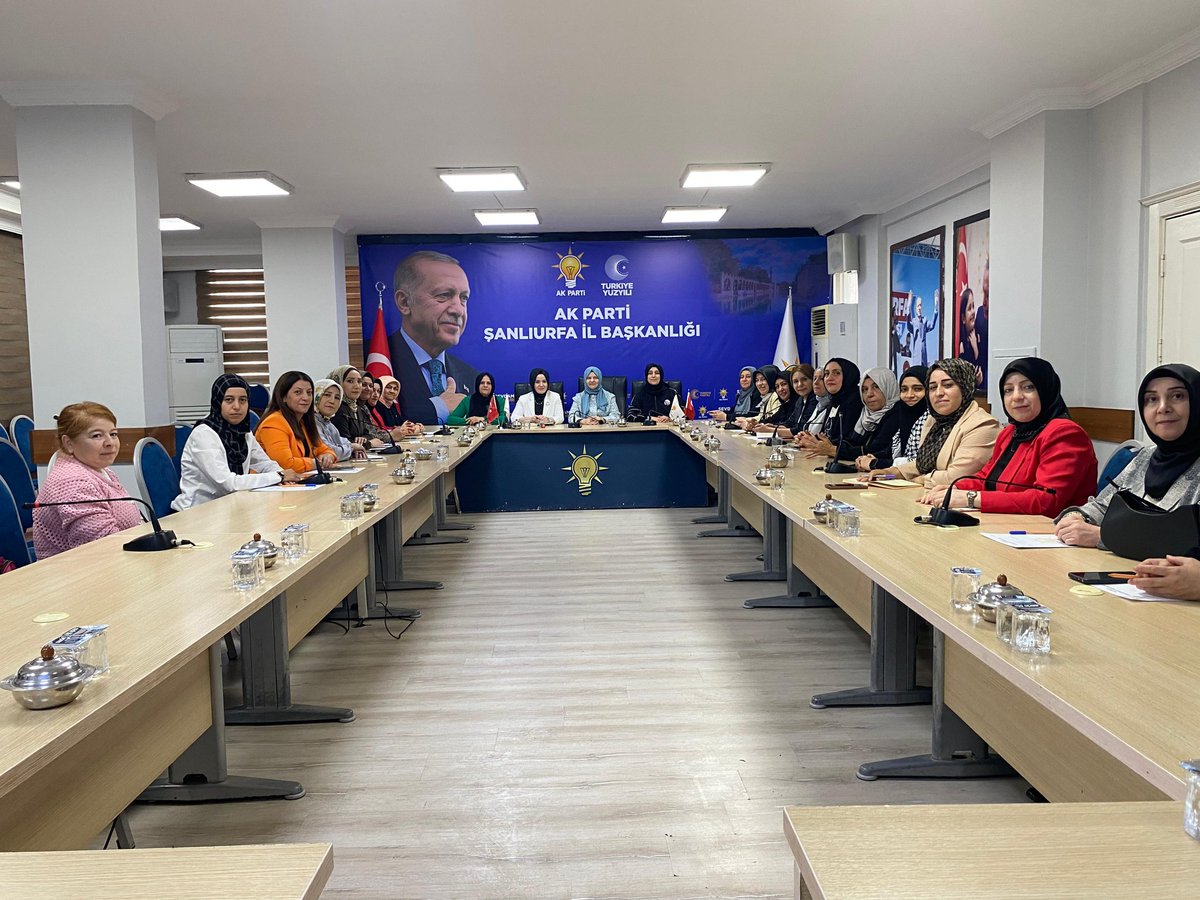 📍AK Parti Şanlıurfa İl Kadın Kolları

AK Parti Genel Merkez Kadın Kolları MKYK Üyesi Sosyal Politikalar Güneydoğu Bölge Sorumlusu Sayın Meral Özdemir ve AK Parti Genel Merkez Kadın Kolları MKYK Üyesi  Sosyal Politikalar  Başkan yardımcısı, ( EKM ) Başkanı Sayın <a href="/DeeryaBalci/">Derya Balcı</a>