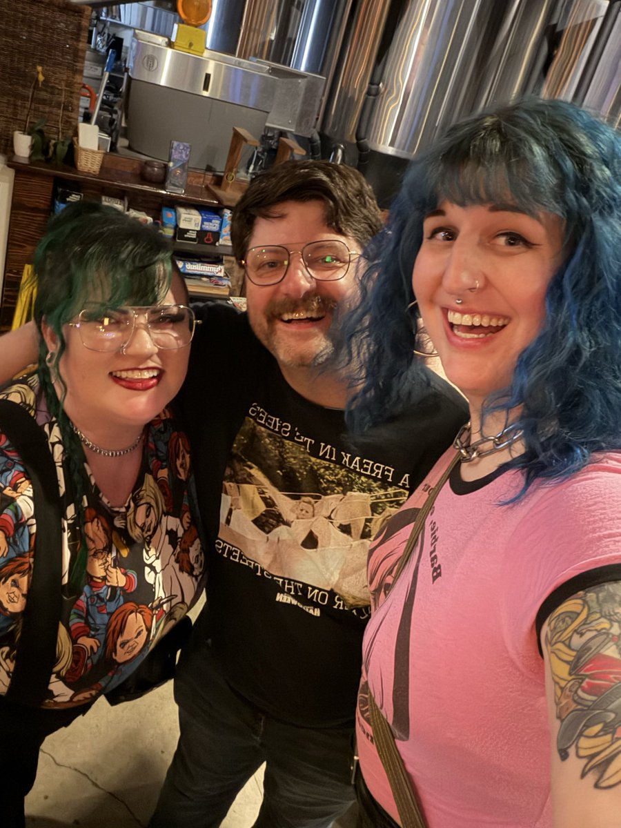 billbria's tweet photo. Had an absolute blast at #NerdNiteLA last night, yapping about my kooky “every HALLOWEEN movie is in the same universe” theory. Thanks so much to all who came out (including @AaronsPS4 and @HunterBVideo ) and all who participated (including @bjcolangelo and H$!) https://t.co/pOKFMNldC5