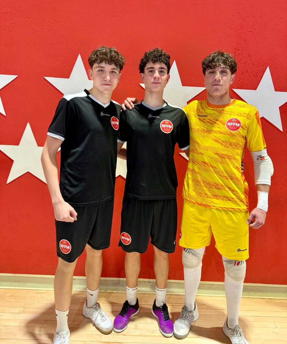 💙CANTERA💙
Los nuestros siguen dando de que hablar 👀
Nuestros jugadores Iván, Gabri y Adri  participaron en un nuevo entrenamiento con la Selección Madrileña Sub-16. <a href="/RFFM_FutbolSala/">Comité de Fútbol Sala - RFFM</a> ⚽️
¡Enhorabuena, chicos!
#canteraazul💙