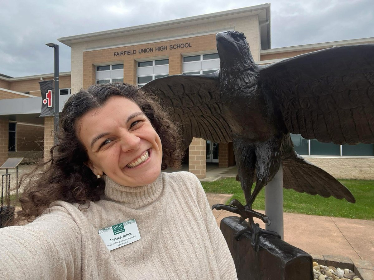 Jessica Jones, OHIO Lancaster’s Regional Recruitment Manager, hung out with the Fairfield Union Falcons this morning!!

She answered questions and connected with students about their futures.

#OULRoadTrip | #FutureBobcats