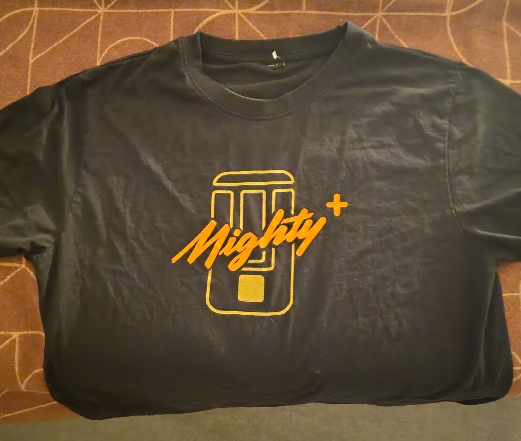 exelvis87's tweet photo. Will jemand das T-Shirt haben? Hab's noch nie getragen und ich bin auch einfach zu ...groß.... dafür 🦍 Schwarz, Größe L .
Mieses Foto - swaghaftes T-Shirt.
😶🌫️ #saferuse #weedmob 🥦 https://t.co/ZnIfNyFQmN