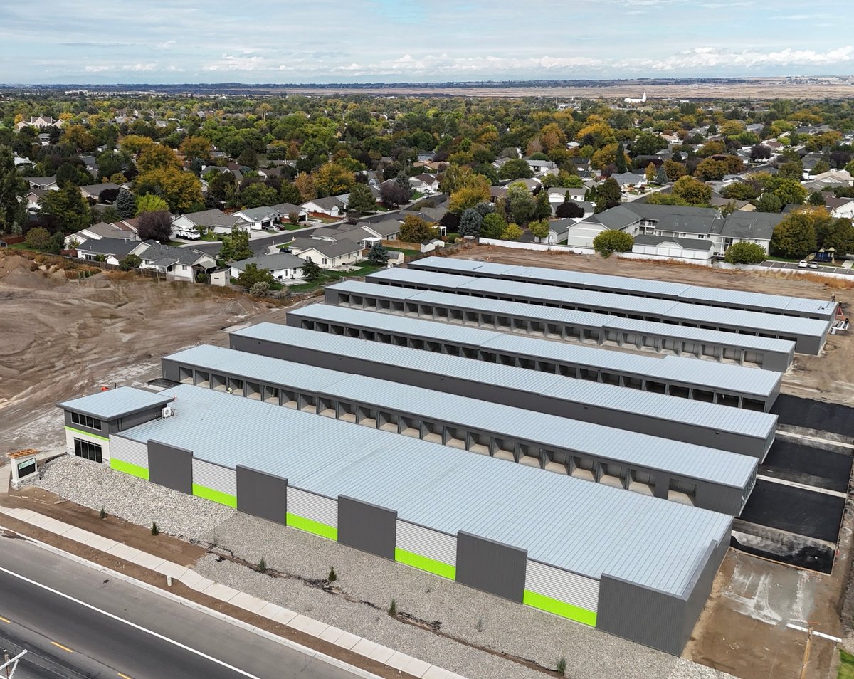 ForgeBuildingC1's tweet image. Curb appeal matters. Your self storage facility has 5–8 sec to capture attention from the street. This 46,285 sf, 471-unit mixed climate-controlled and non-climate-controlled project in Twin Falls, ID, demonstrates how color, contrast, and texture can make a lasting impression.