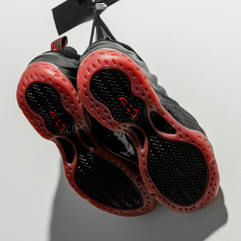 KicksDeals's tweet photo. Sizes in the 8-13 range are $70 OFF retail for the "Cough Drop" Nike Air Foamposite One retro at $170 + FREE shipping. //Ad

BUY HERE -> https://t.co/VGl5CWmUoY https://t.co/LMdMzbpqW4