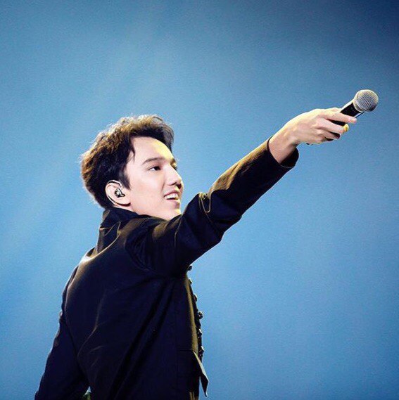 <a href="/Francesco386122/">Francesco 🇮🇹</a> Dimash è fantastico.  Non ho ancora sentito una sola voce che abbia tante sfumature come lui, dalla cui voce trema l'anima.  La migliore voce di tutti i tempi!
CONCIERTO DIMASH EN BARCELONA
#Dimash
DIMASH CONQUISTA EL MUNDO