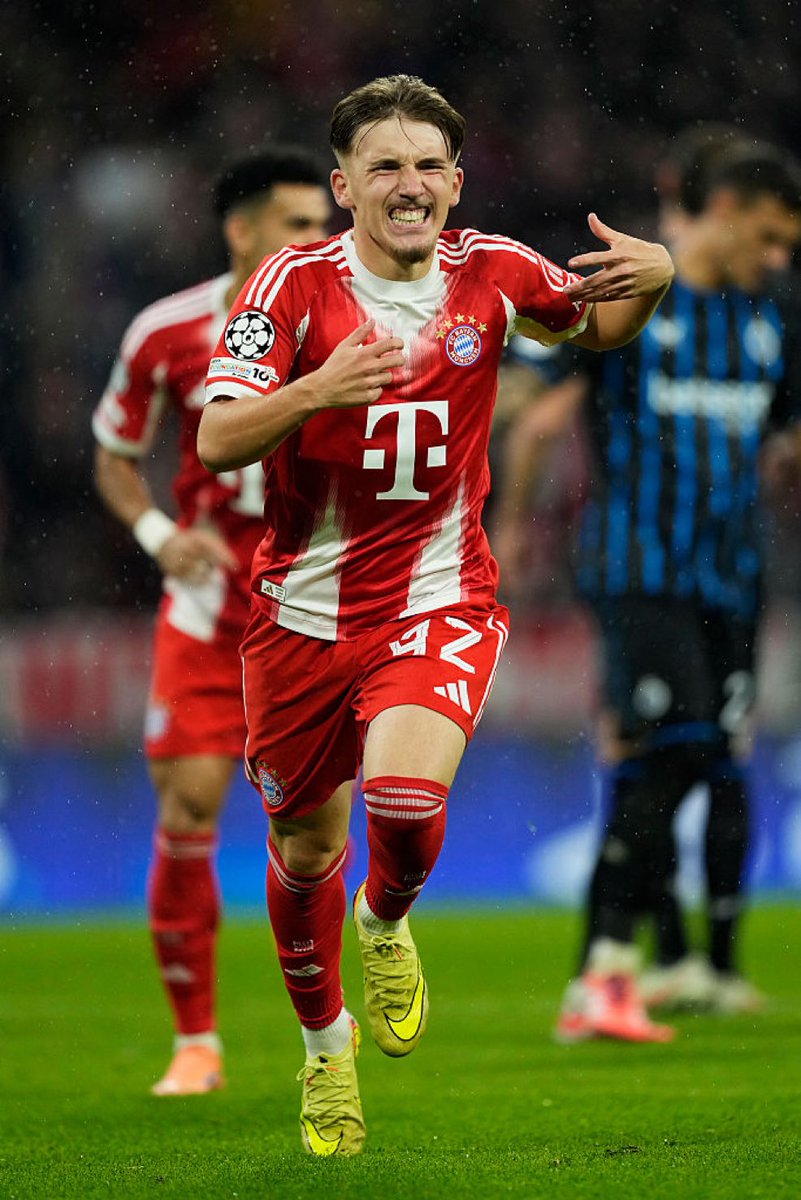 andresweiss_'s tweet photo. Recuerden su nombre: LENNART KARL.

El alemán más joven en marcar en Champions, y el jugador más joven del Bayern en marcar en Champions.

Con un GOLAZO a los 5 minutos en su PRIMER partido como titular en UCL.

Reminiscencias de Robben, puede jugar por dentro también… lo tiene todo.