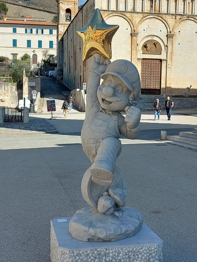 I have to bring this news 

Italy finally has a statue of Mario 

It's in Pietrasanta🇮🇹🇮🇹🇮🇹