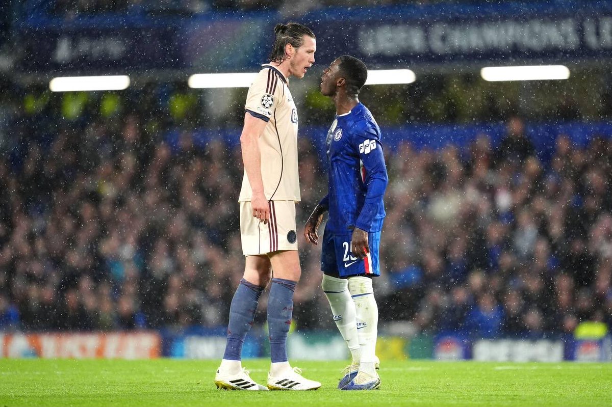 Tunnykvng's tweet photo. “No be by height ooo” https://t.co/DWe4MDDRf7