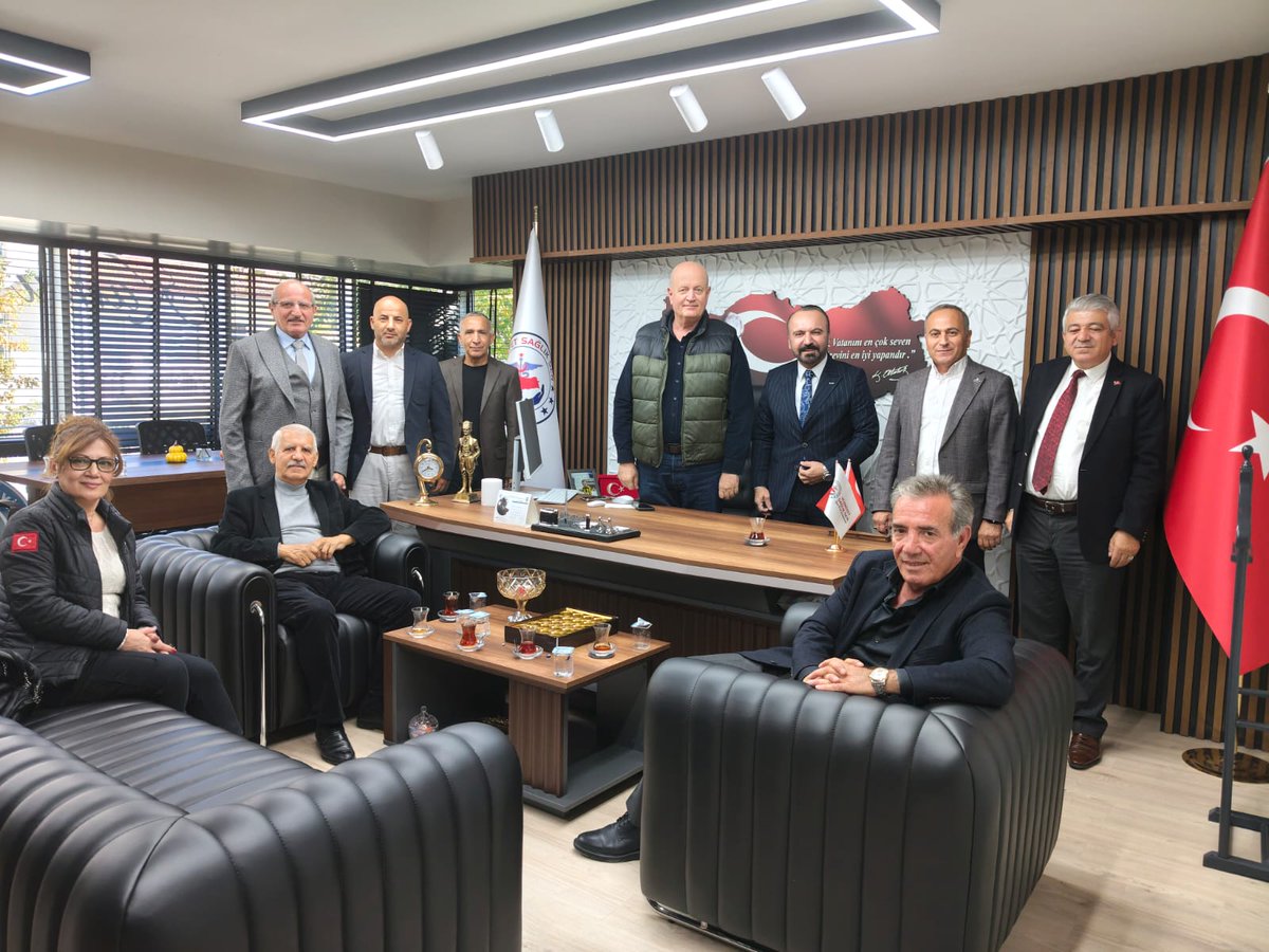 tlybkdgd's tweet image. AVAZ Yönetimi olarak #HÜR-SEN🇹🇷 Genel Merkezini ziyaret ettik.
İlgi alaka ..Misafir perverliğiniz den dolayı ,Çok teşekkür ederiz..🙏
#Avaz Araştırma ve Strateji Merkezi 🇹🇷 Milletin AVAZı 
@AvazStrateji @sdeniz13