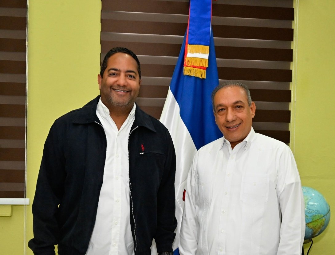 BennyMetz's tweet image. Hoy con la precaución correspondiente, sostuvimos una reunión con el director de @CONAPERD Demetrio Vicente, en donde pasamos balance a los acuerdos y trabajos comunes en favor de los adultos mayores con discapacidad.

#ConadisConTodos