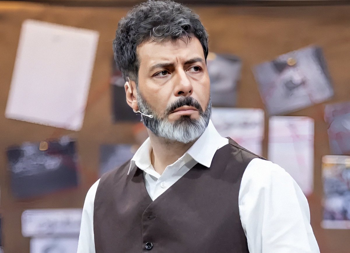 از تو چندش‌آورتر، مادراشتراکی‌تر و کسکش‌تر کسی نیست، جز مادرجنده‌ای که خودتی...