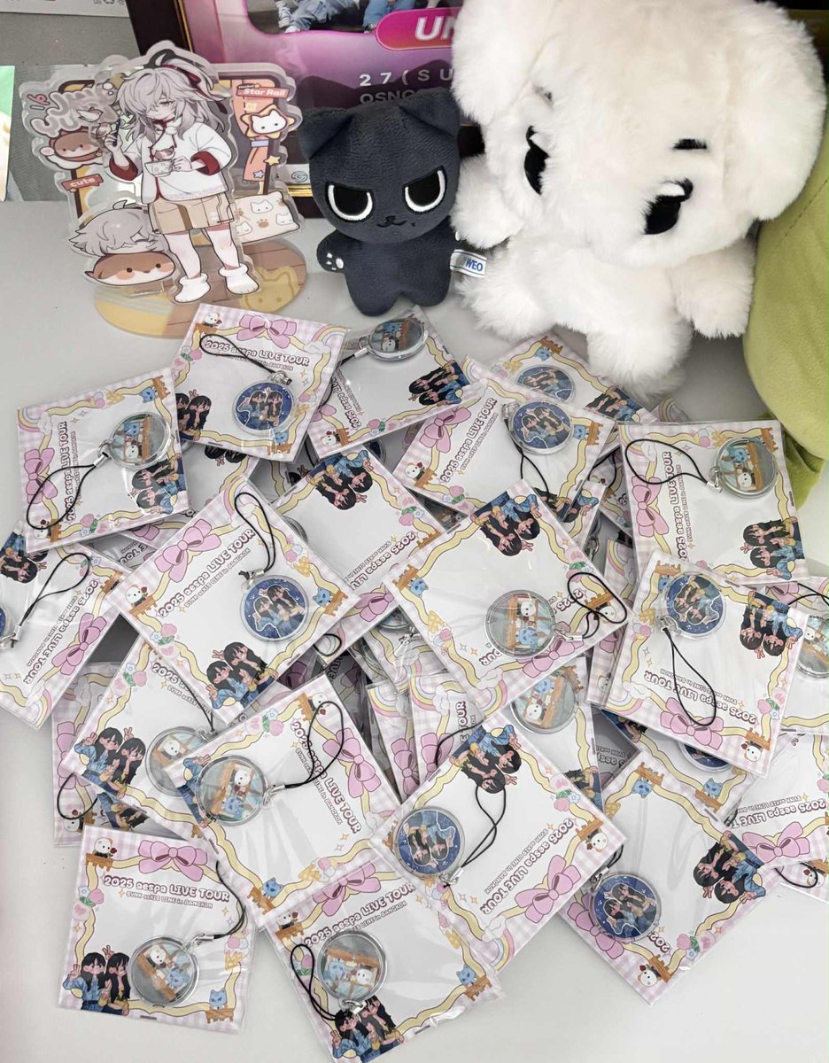 bunnybaejoo's tweet image. 🐶 Pls kindly rt 🐱
~ Giveaway for mys ~
           ( เพิ่มเติม)
✨ 25 sets / day
☝🏻 1 person / 1 set
📍location : impact arena
🗓️ date : 15-16 nov 2025
⏱️ time : tba
• rt & show this tweet •
• dm for exchange
#aespa_SYNK_aeXISLINE_BANGKOK