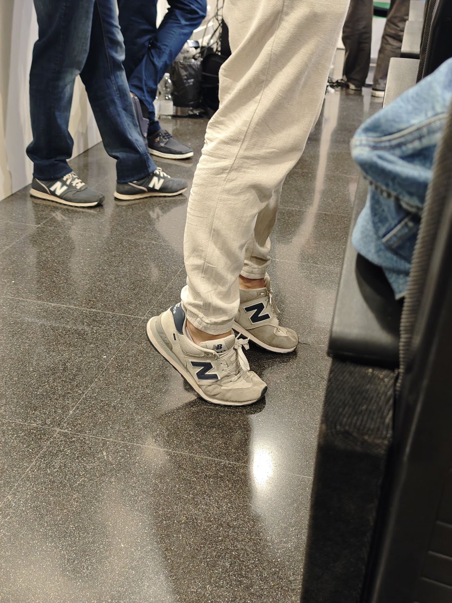 Un poco del III Congreso de <a href="/Podgaming_/">Podgaming™</a>

El fotógrafo oficial @pabloguija haciendo trampita