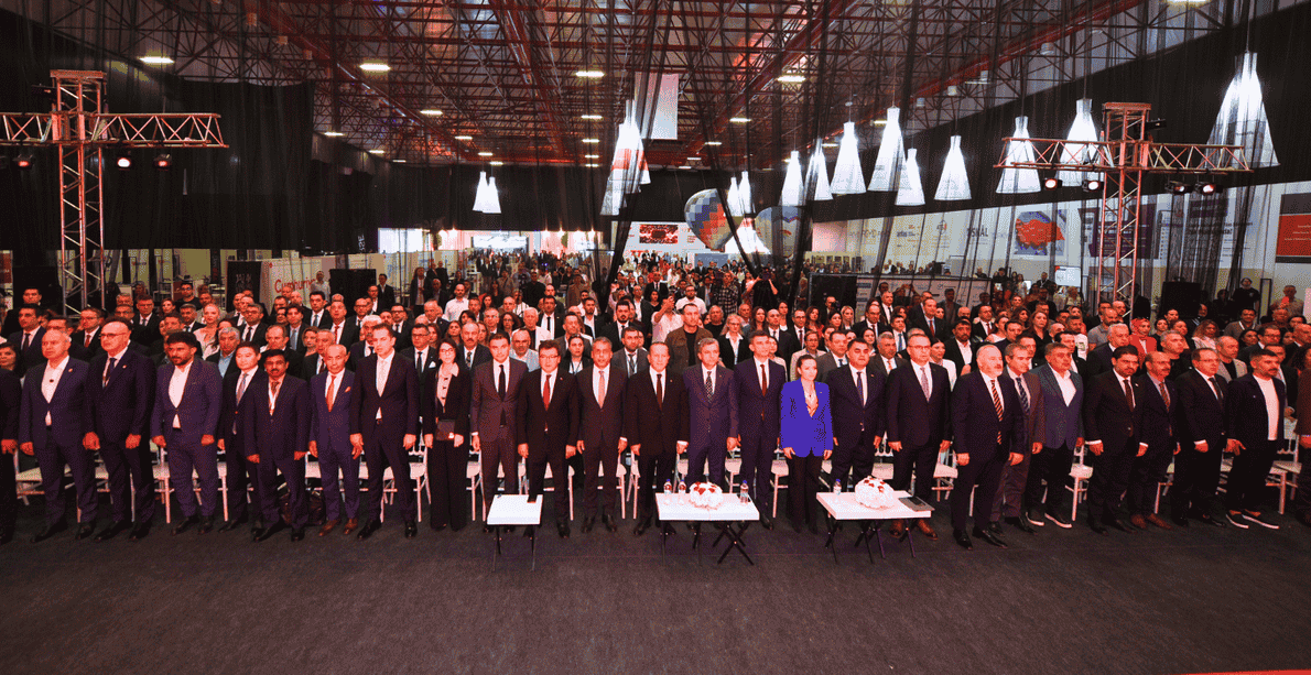 ATF25 KAPILARINI AÇTI: TURİZMİN KALBİ ANTALYA’DA ATIYOR

gmtourism.com/atf25-kapilari…