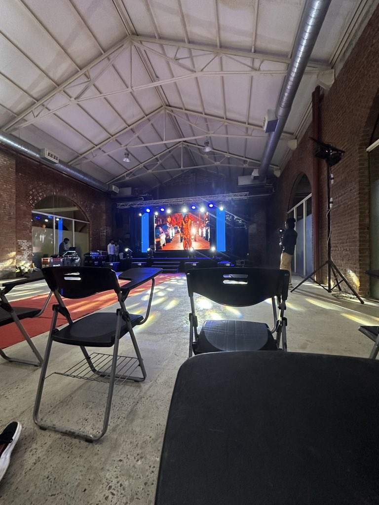 SavinduShenal's tweet photo. Just wrapped up the Next.js Conf Colombo watch party and it was absolutely incredible! Grateful for the amazing community, insightful talks from Vercel, and connecting with devs worldwide. Can't wait for the next one! #NextjsLK #Colombo #Vercel #nextjs #Ceyloncash #Founderflow https://t.co/SoWt2HOjcL