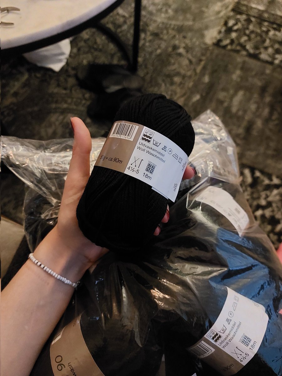 fesh__a's tweet image. забрала тьму в пакетике