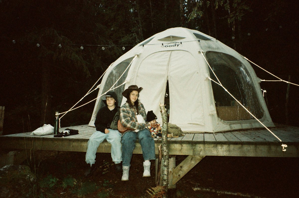 Big company, kids, two tents — 17.2 &amp; Aurora Dome.
Planned to teach kids mushrooms, ended up learning from one dad.

Every group has its hidden ranger.
17.2 + AirTarp = coffee spot &amp; gear zone.
Aurora Dome — light, high, cozy.

Do you have a story to share?