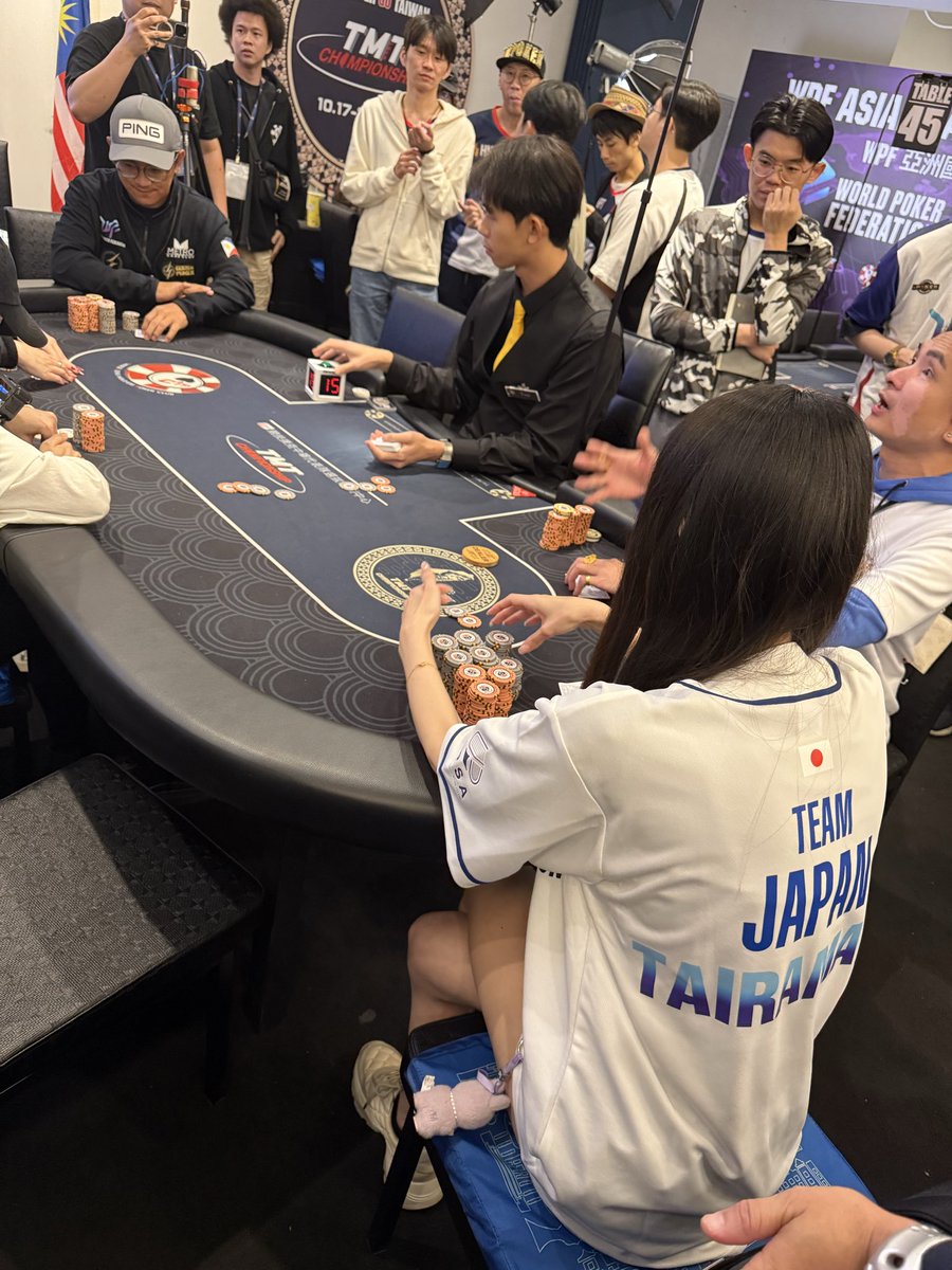 Seiji__Sasaki's tweet image. 当たり前のFTチップリーダー
一体何度オールインと言ってるんだろうかこの人

明日のFINALに進めるかどうか！
まみみさんに全てかかっています！笑
本当に申し訳ない！😭

#WPF