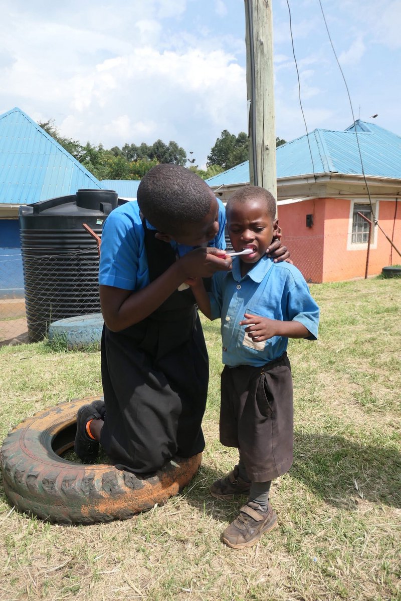 In September the dental charity Dentaid paid another visit to Uphill Junior School. The older childrens' teeth were reported to be in very condition, due to a whole school toothbrushing programme 👍 Now the emphasis is on helping the youngest children to brush properly 🙂