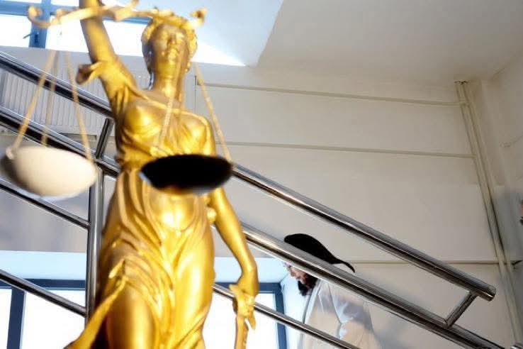 Цэц тэр тайлбар үндэслэл дүгнэлтээ ямар гоё шинжлэх ухаанч логиктой тайлбарладаг юм. Ямар ч хий сул үггүй хоёрдмол ойлголтгүй яг таг илэрхийлж байна. УИХ гээд өөрсдийгөө томд болчихсон жаалуудад ХИЧЭЭЛ зааж байна. Нөгөө талдаа манай УИХ түүний ажиллагаа үнэхээр замбараагүй газар