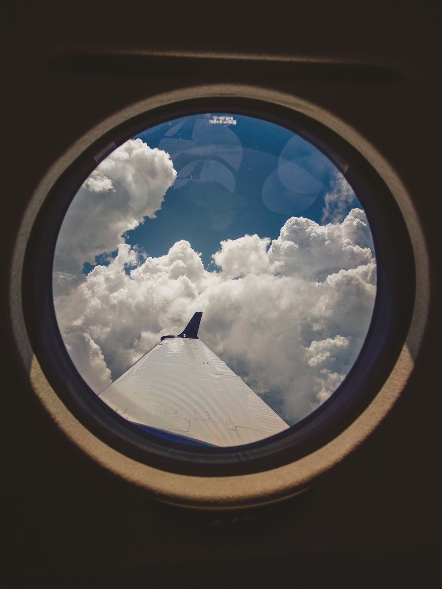 Beechcraft's tweet image. What&apos;s on the other side of your wingtips today? 

#WingtipWednesday