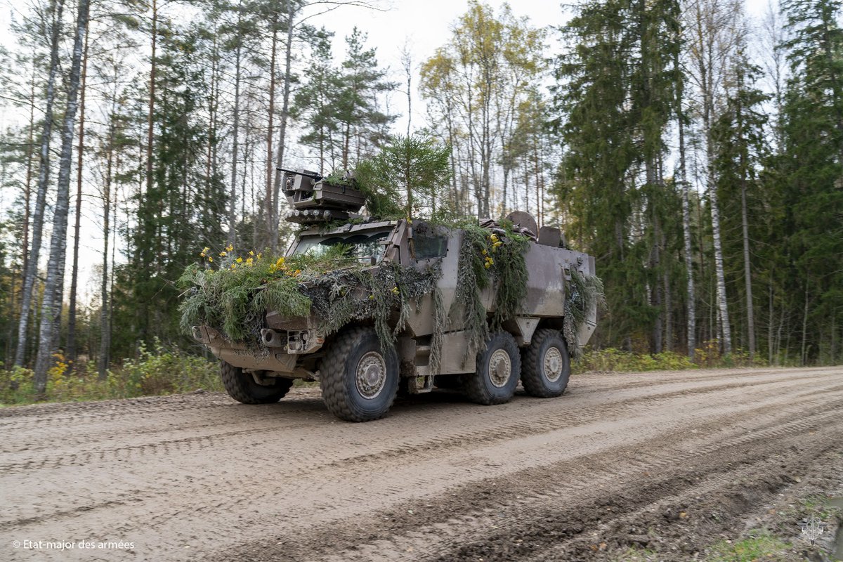FrForcesEstonia's tweet image. 🇬🇧🤝🇫🇷 forces in 🇪🇪 — united on the ground.
One strength: NATO 💪

➡️ Exercise BOLD PANZER brings allies together to train in interoperability and operate at brigade level.

#BoldPanzer #Allies #Interoperability #Army #NATO #StrongerTogether