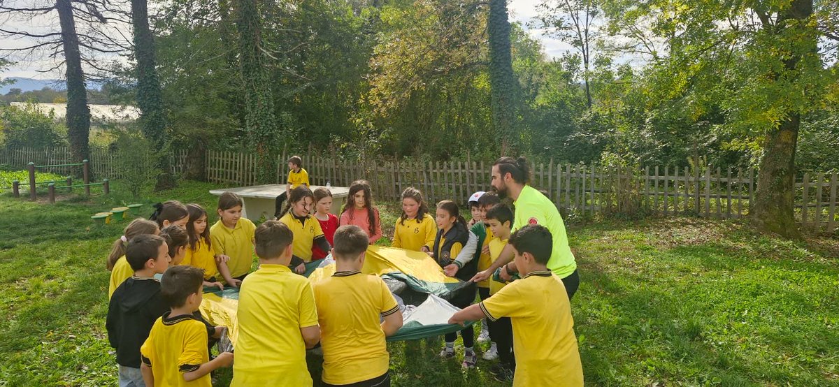Bereket İlkokulu öğrencileri, Tepealtı Doğa Fen Ve Matematik okulunu ziyaret ettiler.
Ziyaret kapsamında ANDA Derneği gönüllüleri ile birlikte anlamlı bir etkinlik gerçekleştirildi.
Bu değerli katkıları için ANDA Derneği gönüllülerine teşekkür ederiz.