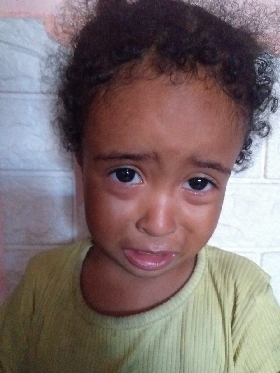 IGaza72496's tweet photo. Why are you ignoring my sister? My sister is hungry. She hasn't eaten for two days. Why are you ignoring her? My sister has lost weight from lack of food. Please help me, please. 😭💔
https://t.co/aNqdNg4F5O https://t.co/reAbS9n7lM