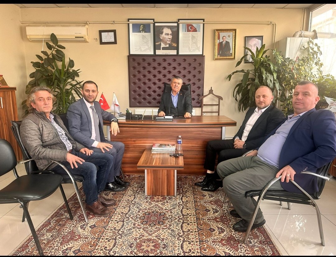 İl Başkanımız Tümer Yürekli ve İl Başkan Yardımcılarımız ile Bolu Köy ve Mahalle Muhtarlar Derneği Başkanı Syn İlhami Çalışkan 'ı Makamında ziyaret ettik.

Her daim yanlarında olduğumuzu ilettik.
Kendilerine teşekkür ediyoruz.

<a href="/anahtarparti/">Anahtar Parti</a> #Bolu <a href="/TumerYurekli/">Tümer Yürekli</a> #YavuzAğıralioğlu