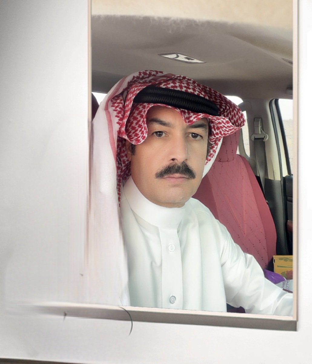 #كاريزما83

قاطع جادة!!

مثل أطلقه بعض المتقوقعين على افكارهم الجامدة الغير قابله للتغيير على مخالفي توجهاتهم حتى وأن كانت سخيفه!
قبل أن ندخل في تفاصيل قاطع الجادة ونختلف معه ونحاسبه ثم ننبذه ولا نعتبره!
بنفسر كلمة (قاطع جاده) 
هذه الكلمة تطلق على من يخالف الأكثرية في توجهاتهم