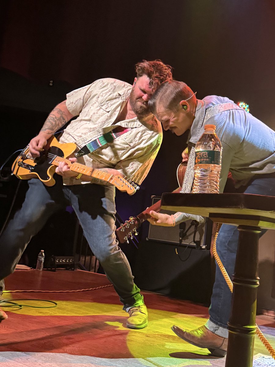 AmericanaRadio tweet media