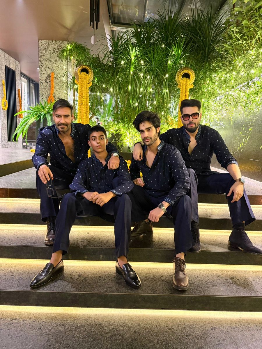 ajaydevgn's tweet image. The brightest lights of our lives…
May you all have a love and laughter filled Diwali…just like mine…
Sabhi ko Happy Diwali aur Saal Mubarak 🙏🏻🪔