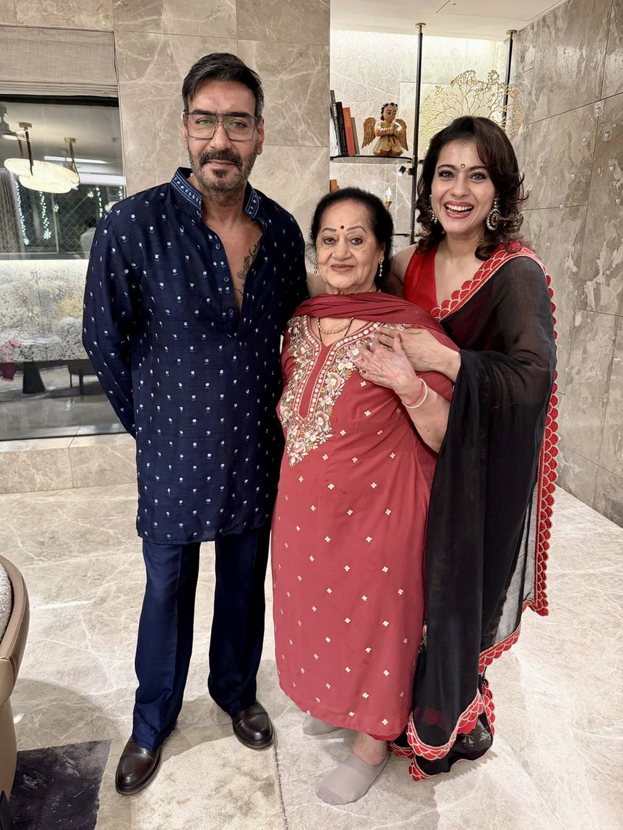 ajaydevgn's tweet image. The brightest lights of our lives…
May you all have a love and laughter filled Diwali…just like mine…
Sabhi ko Happy Diwali aur Saal Mubarak 🙏🏻🪔
