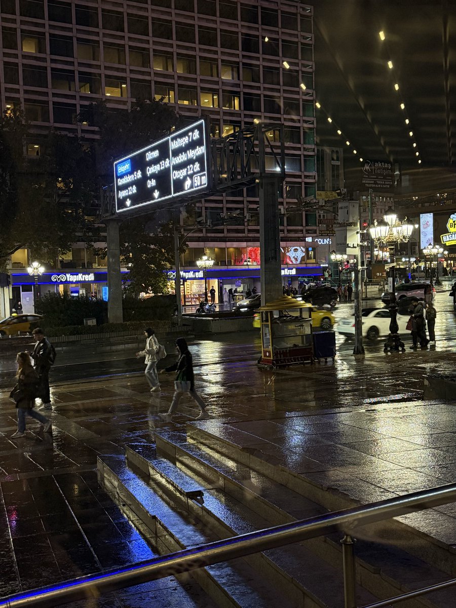 yokbezey's tweet photo. Ankarada yağmur yağıyor. (TEHLİKENİN FARKINDA MISINIZ ?? https://t.co/mGp2UMLdzm