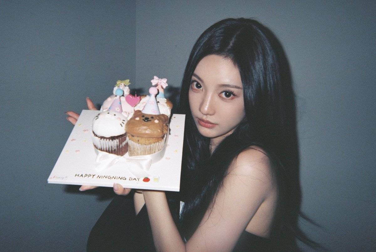 GreensMeow's tweet photo. 생일 축하해 닝닝💜
Happy Birthday to Vivian🧡
生日快乐宁艺卓❤️

NINGNING IS THE MAKNAE DAY
#StunNING_23rd_BDAY
#닌닌_아니고_닝닝_생일 https://t.co/jE7fwyArDX